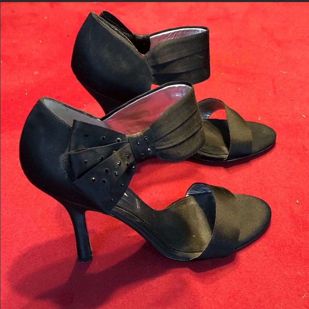 Black heeled sandals